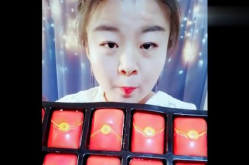 小姐姐吃大红包视频,小姐姐大快朵颐，欢乐瞬间引网友热议